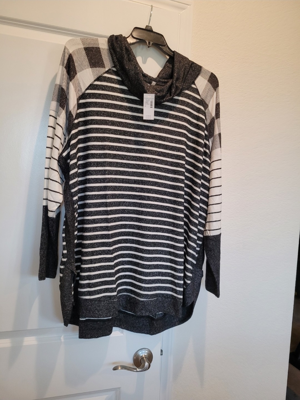 Maurices Gray & White Striped Sweater-3x NWT